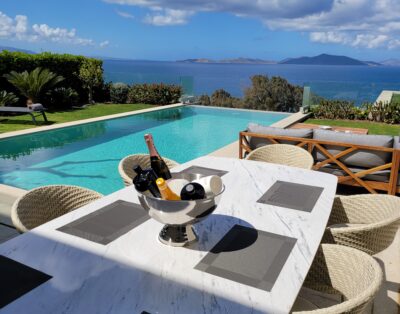 Add a Touch of Luxury to Your Vacation: Villa with Stunning Sea View Infinity Pool